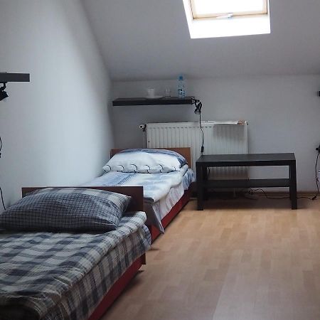 Hostel Kulczynskiego Warschau Buitenkant foto