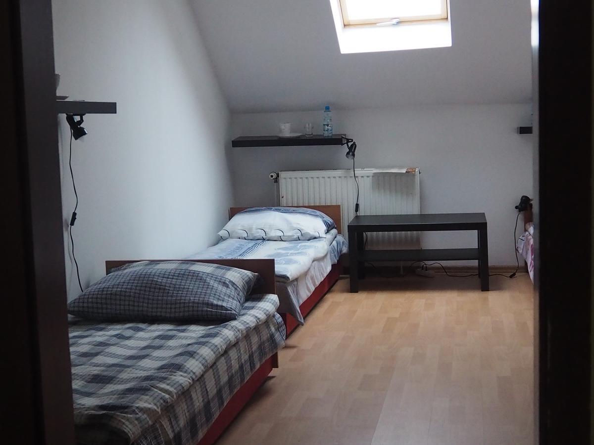 Hostel Kulczynskiego Warschau Buitenkant foto